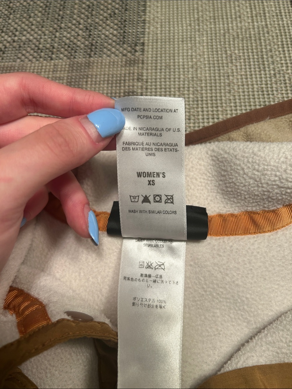 Patagonia Cream and Tan Snap-Placket Fleece Pullover - Picture 9 of 9